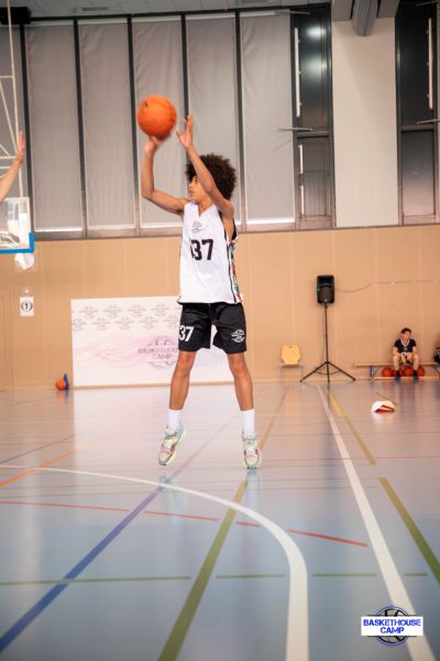 z1a5208-avec-accentuation-bruit